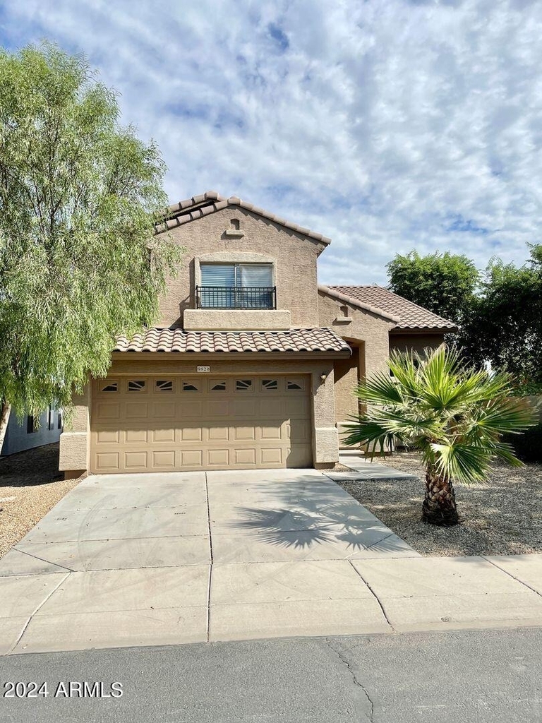 9820 W Pioneer Street - Photo 1