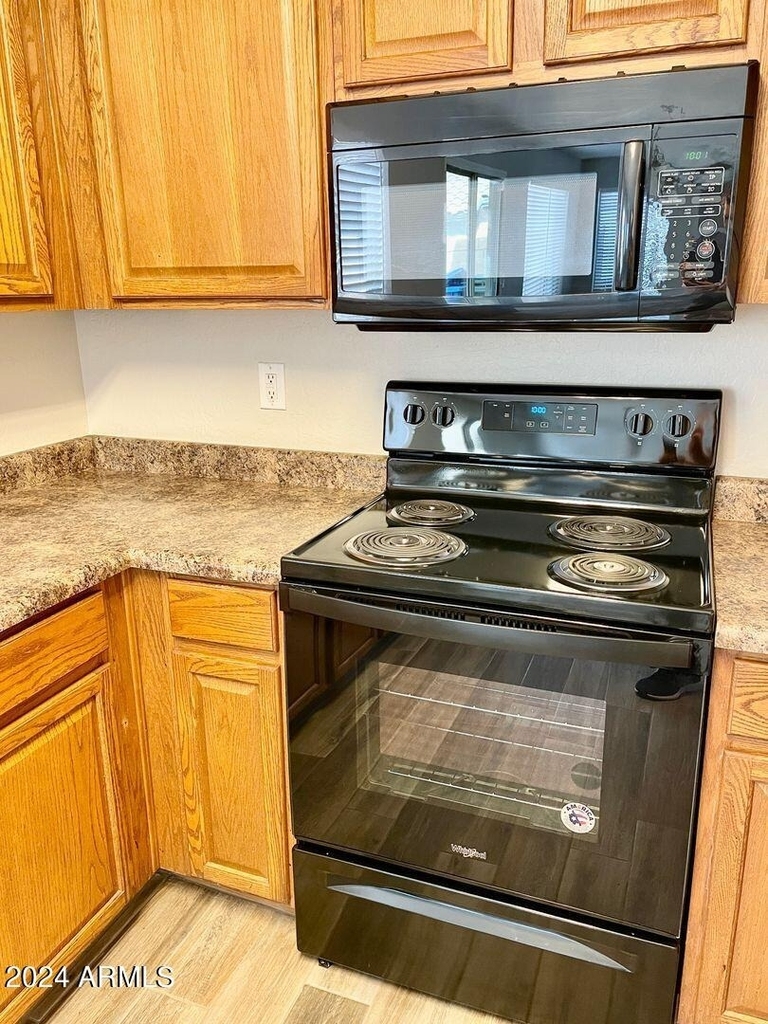 9820 W Pioneer Street - Photo 21