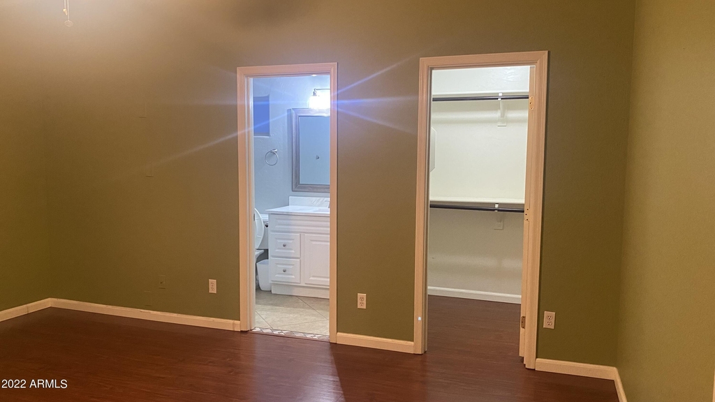 2610 N 107th Drive - Photo 10