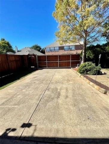 6609 Amesbury Lane - Photo 14