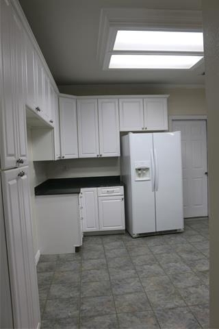 629 Park Place Drive - Photo 4