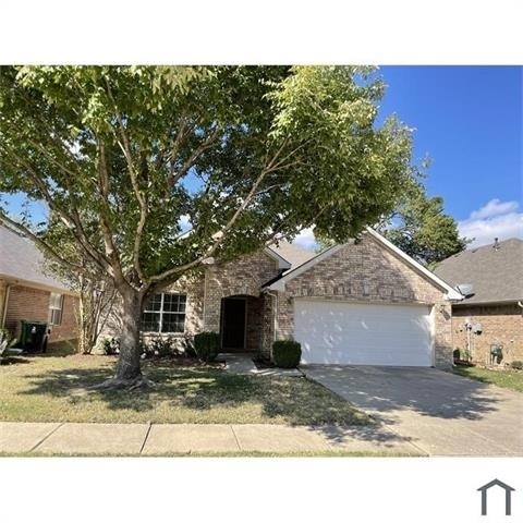 608 Creekside Drive - Photo 0
