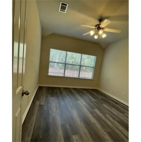 608 Creekside Drive - Photo 4