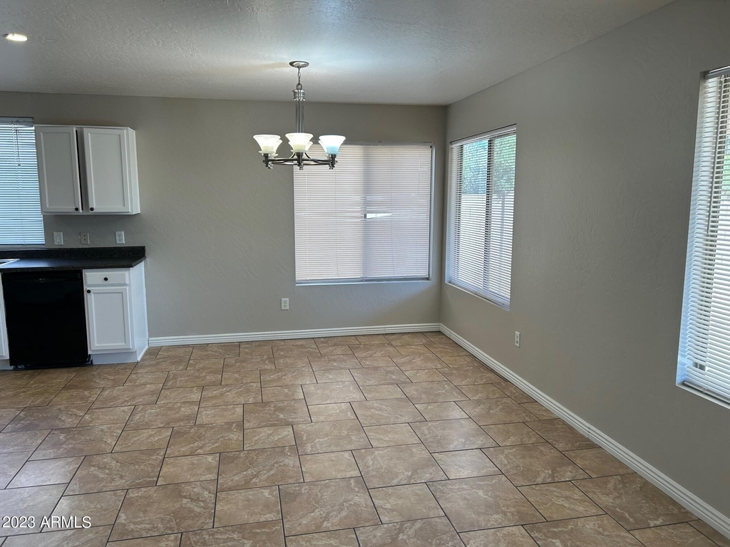 1385 E Betsy Lane - Photo 3