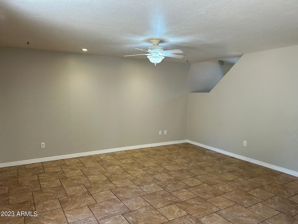 1385 E Betsy Lane - Photo 4