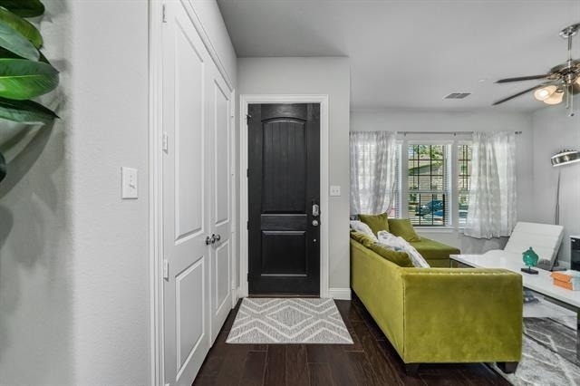 1526 Windermere Way - Photo 3