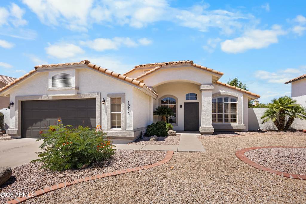 1214 E Beverly Lane - Photo 0