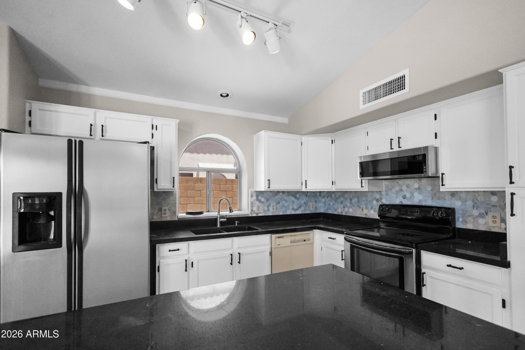 1214 E Beverly Lane - Photo 10