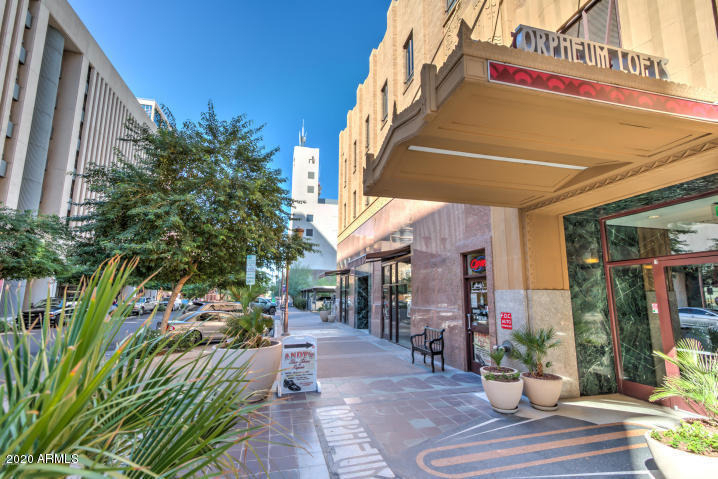 114 W Adams Street - Photo 35