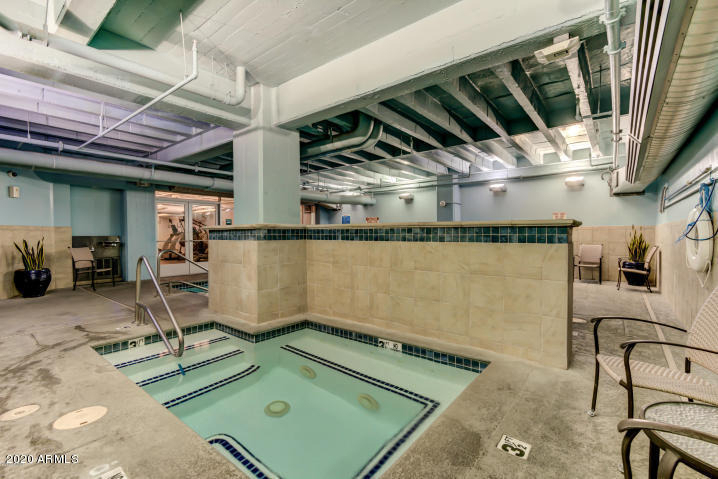 114 W Adams Street - Photo 28