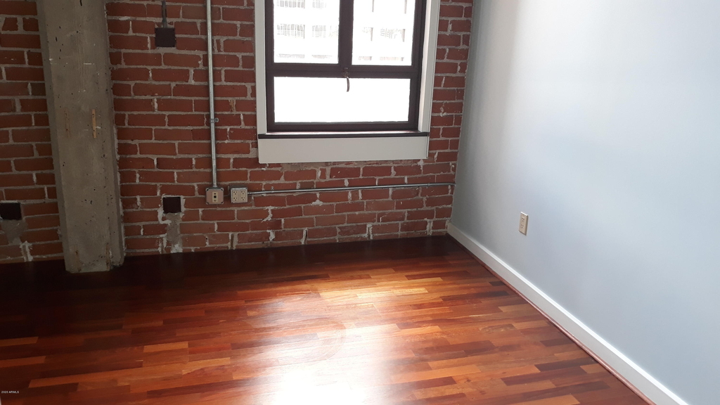 114 W Adams Street - Photo 15