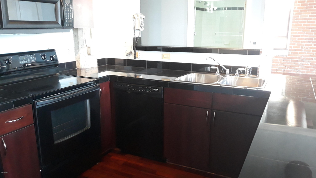 114 W Adams Street - Photo 5