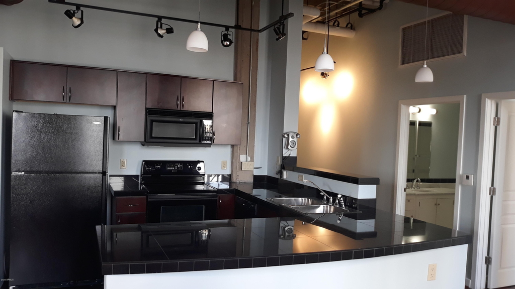 114 W Adams Street - Photo 3