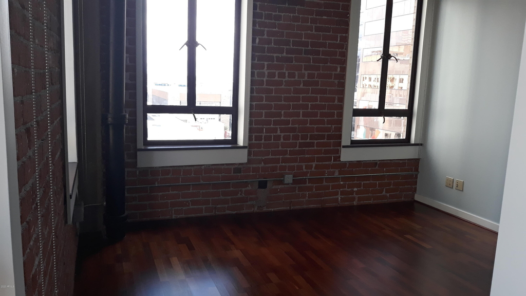 114 W Adams Street - Photo 19