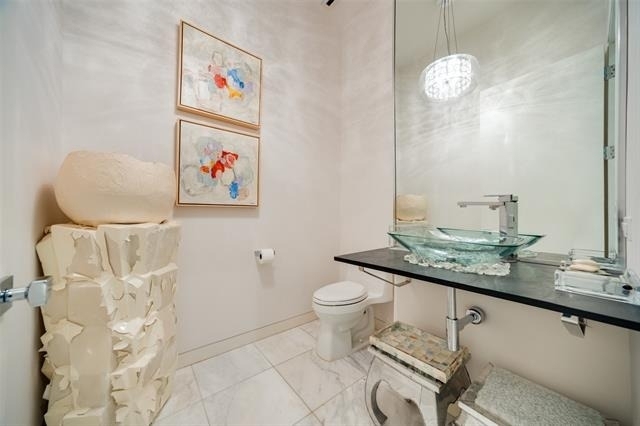 2408 Victory Park Lane - Photo 12