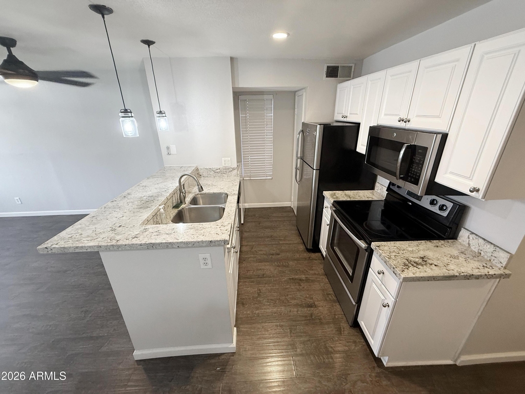 19820 N 13th Avenue - Photo 8
