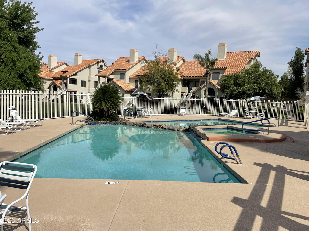 19820 N 13th Avenue - Photo 5
