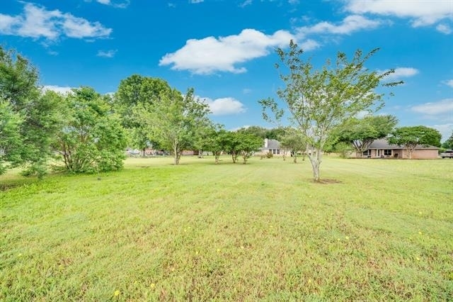 209 Alesha Road - Photo 3