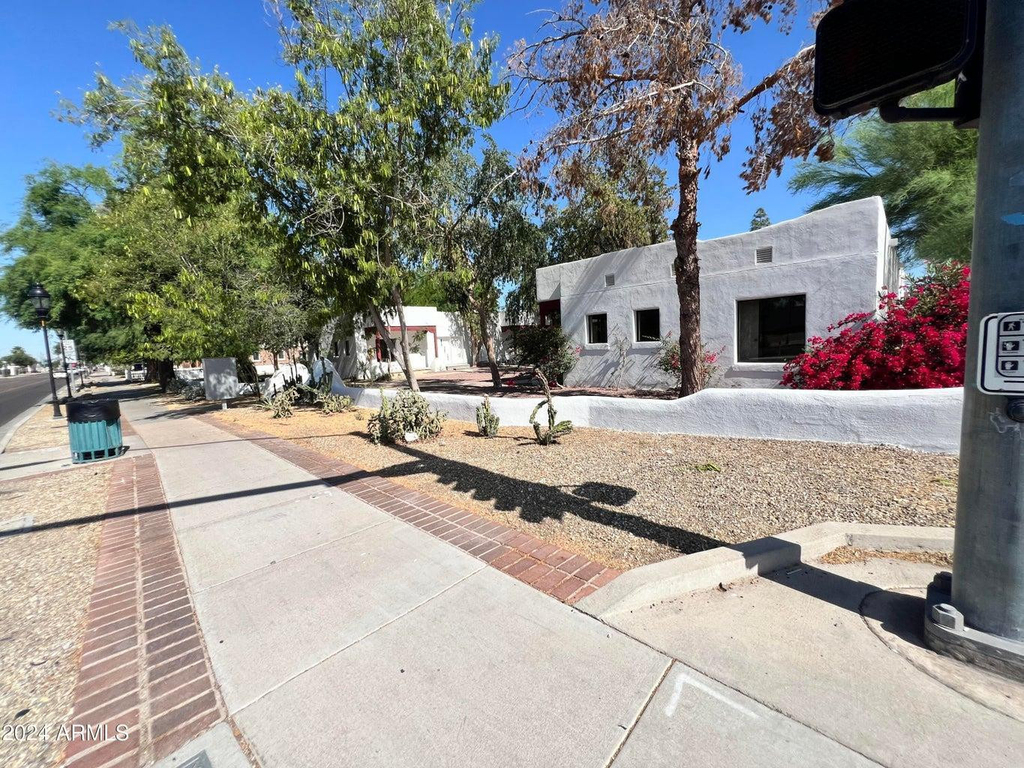 5908 W Myrtle Avenue - Photo 2