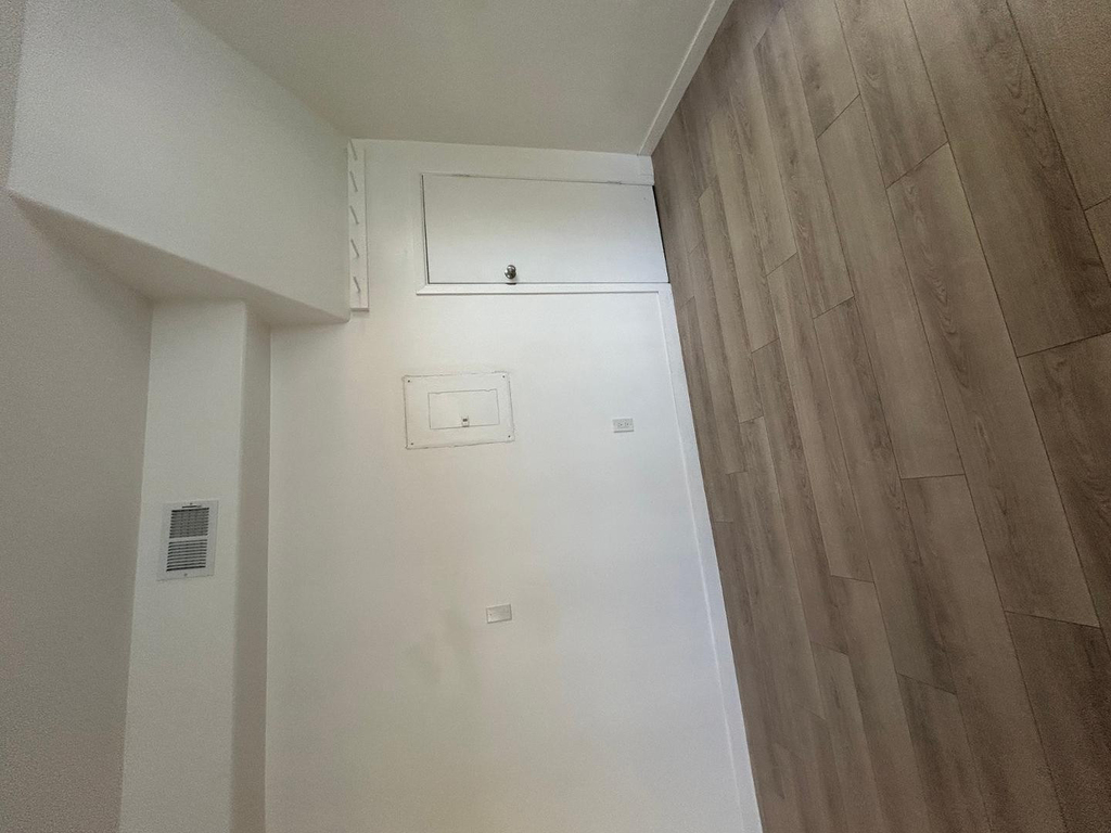 5908 W Myrtle Avenue - Photo 13