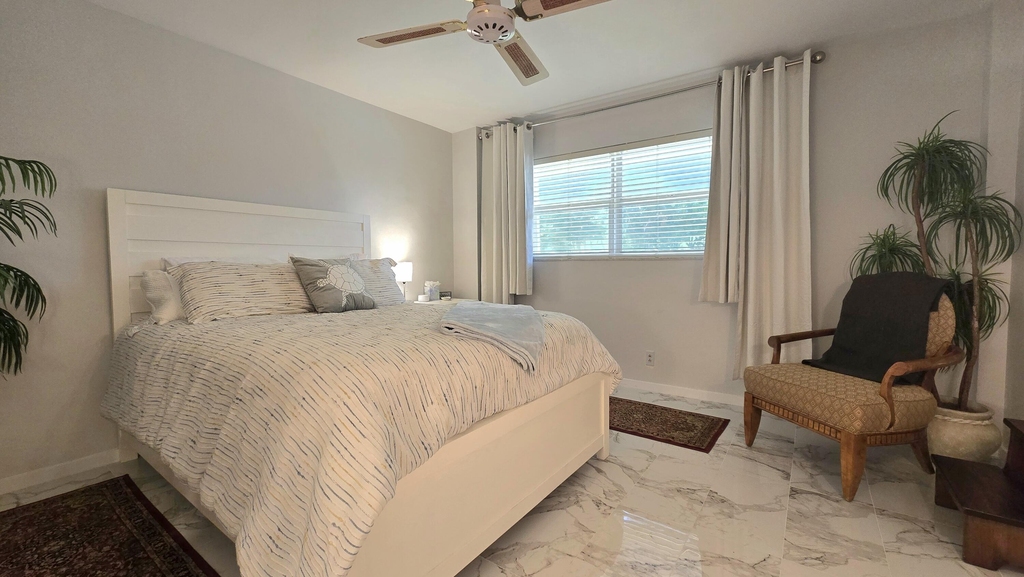 1161 Hillsboro Mile - Photo 6