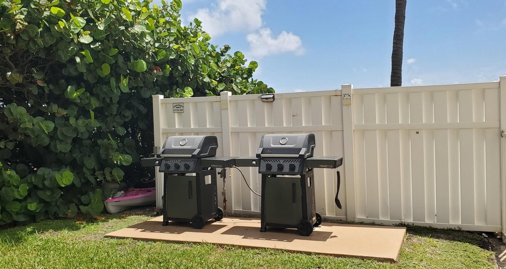1161 Hillsboro Mile - Photo 48