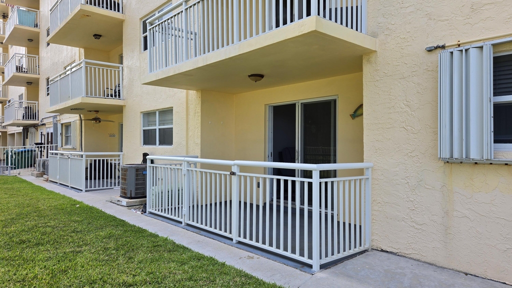 1161 Hillsboro Mile - Photo 12