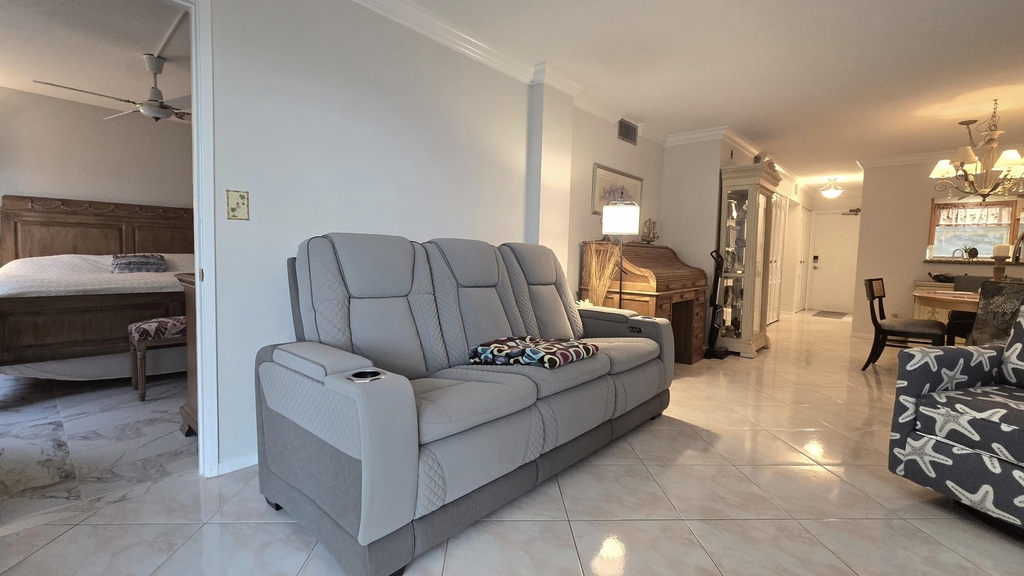 1161 Hillsboro Mile - Photo 25