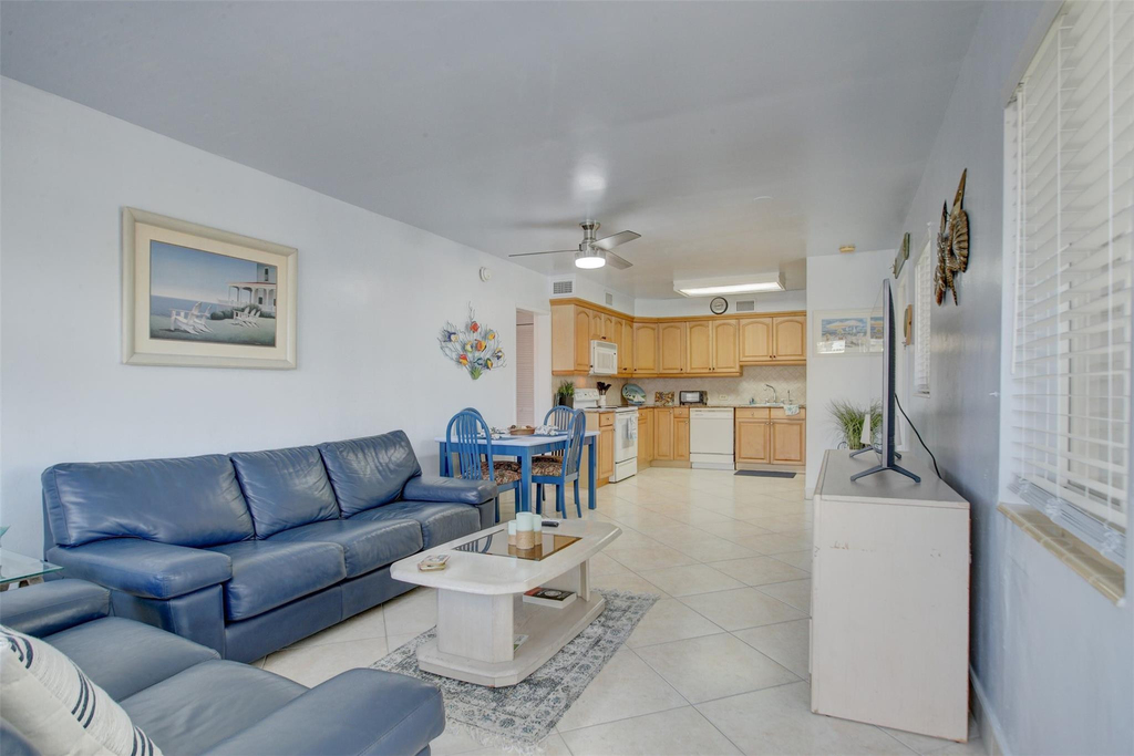 999 N Riverside Drive - Photo 4