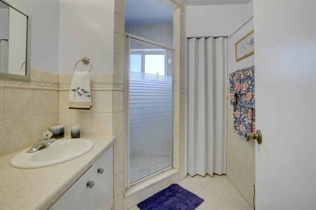 999 N Riverside Drive - Photo 8