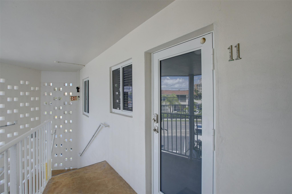 999 N Riverside Drive - Photo 2