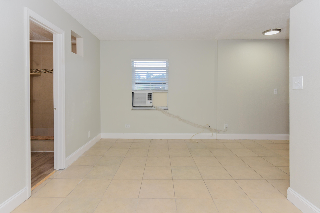 605 N Federal Highway - Photo 2