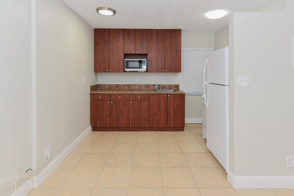605 N Federal Highway - Photo 3