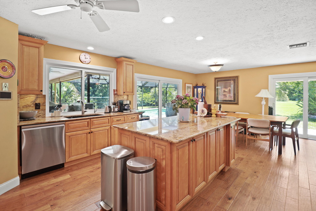 1974 Sw Saint Andrews Drive - Photo 14