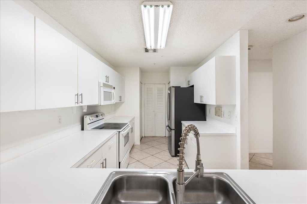 10129 W Atlantic Boulevard - Photo 17