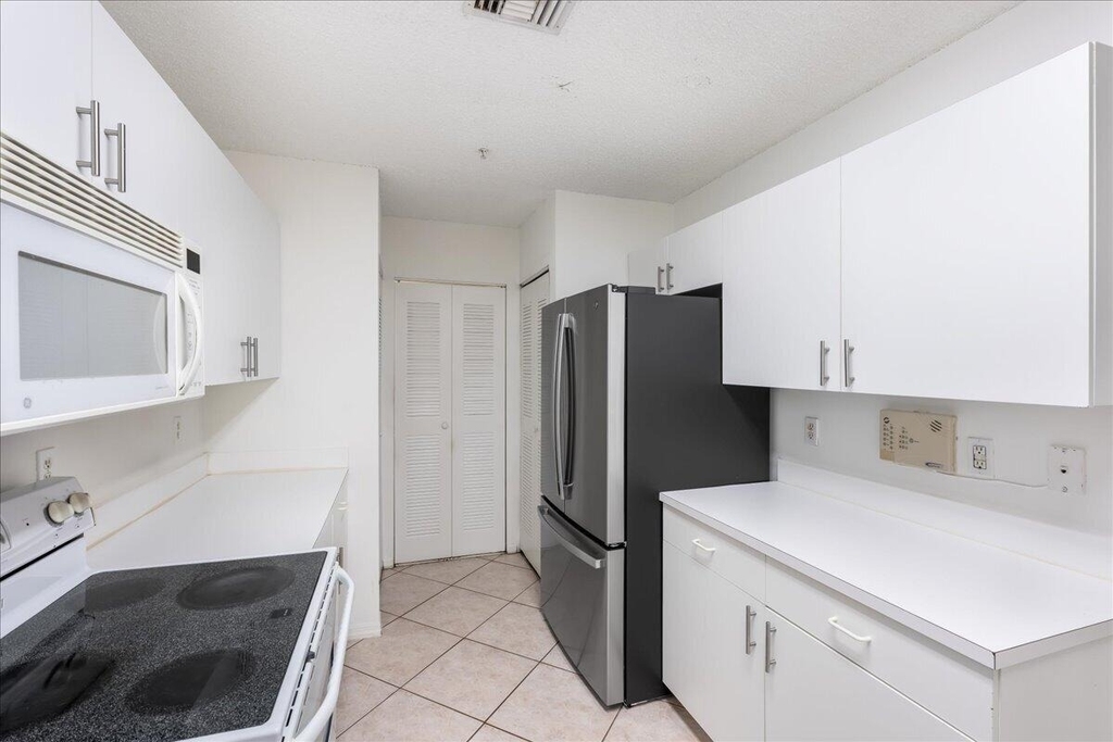 10129 W Atlantic Boulevard - Photo 19