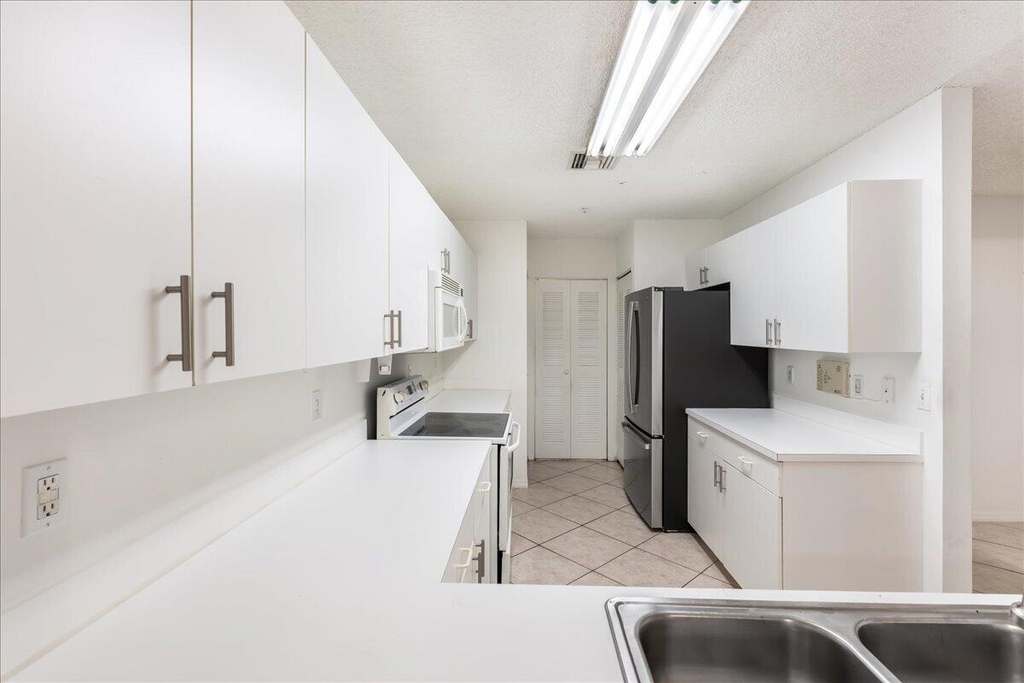 10129 W Atlantic Boulevard - Photo 16