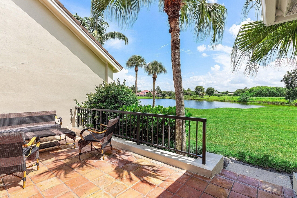 2584 Muirfield Court - Photo 35