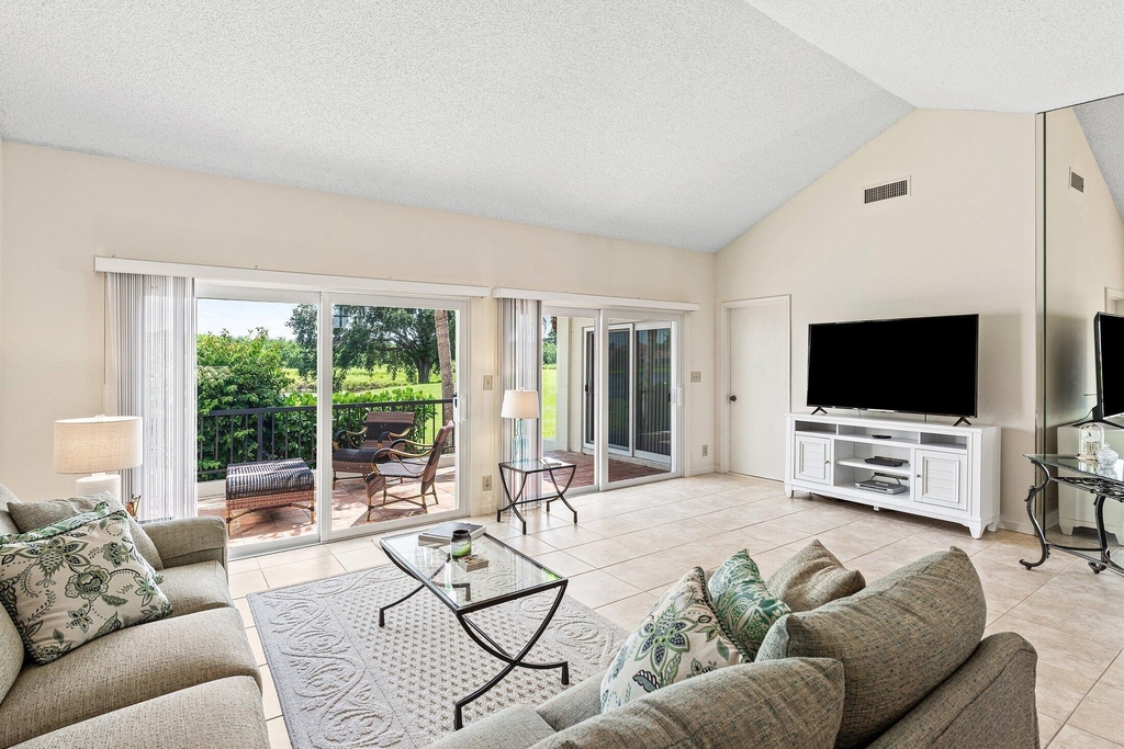 2584 Muirfield Court - Photo 14