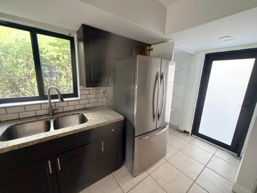 4340 Nw 80th Avenue - Photo 5