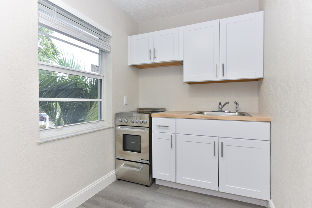 605 N Federal Highway - Photo 3