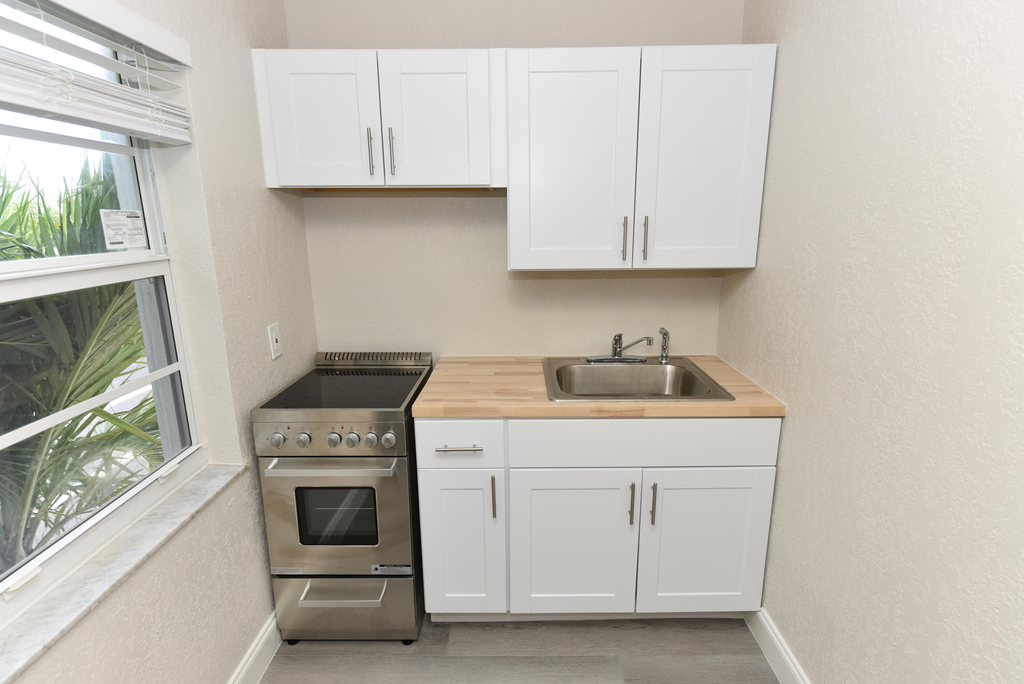 605 N Federal Highway - Photo 4