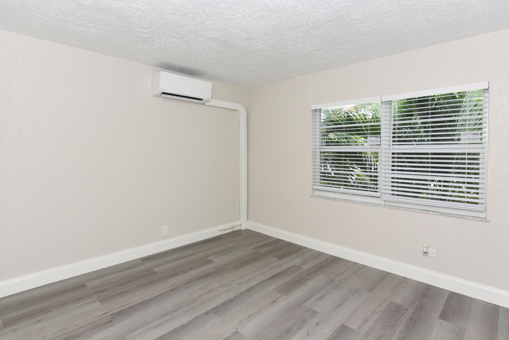 605 N Federal Highway - Photo 1