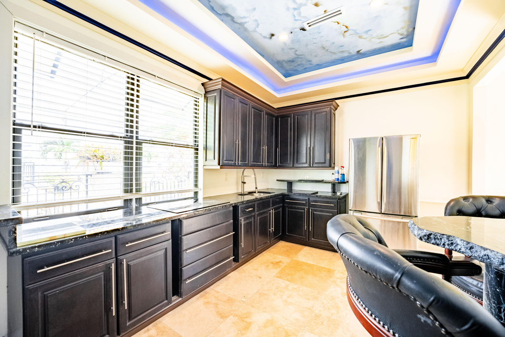 1325 N Mangonia Drive - Photo 5