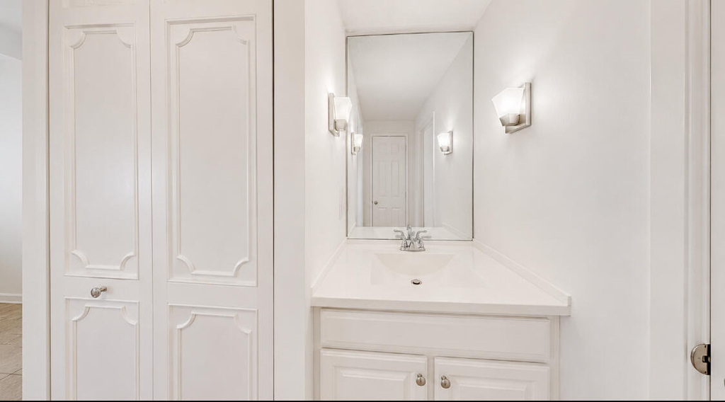 3740 Inverrary Drive - Photo 29