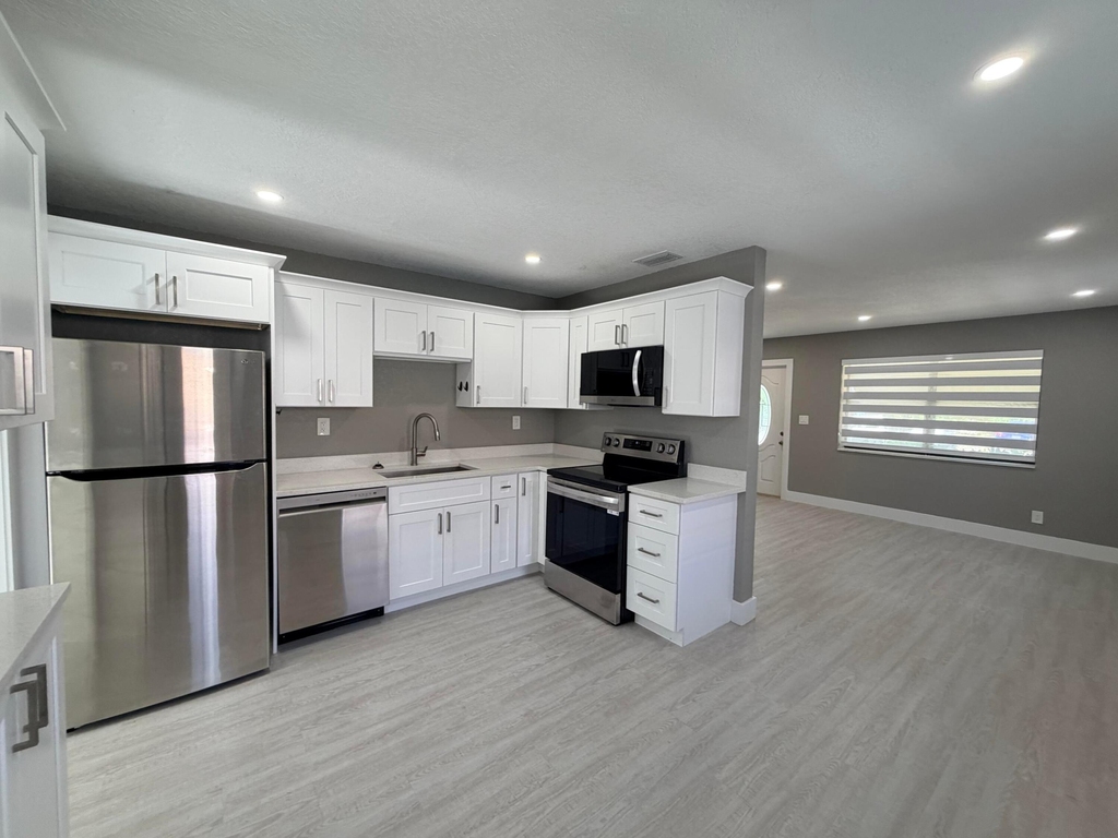 827 Franklin Road - Photo 11