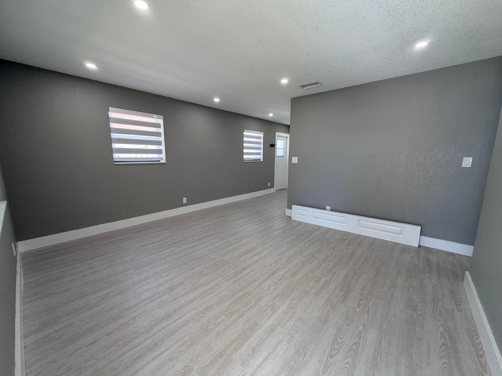 827 Franklin Road - Photo 0