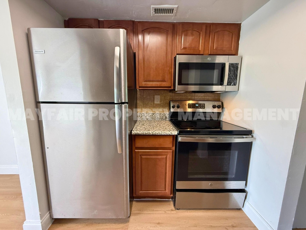 4100 Nw 16th Avenue - Photo 6