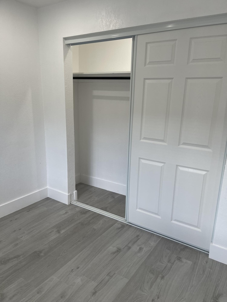 880 Nw 8th Avenue - Photo 10