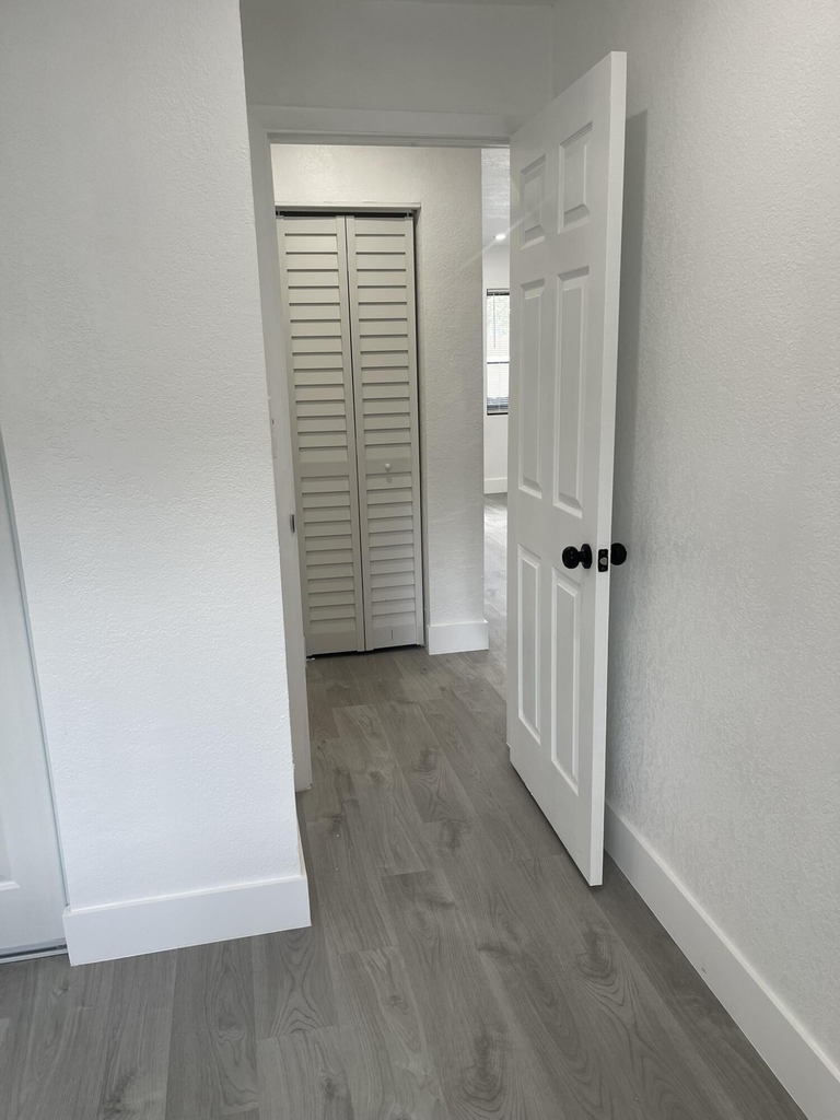 880 Nw 8th Avenue - Photo 11
